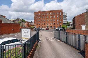 Photo 16- click for photo gallery